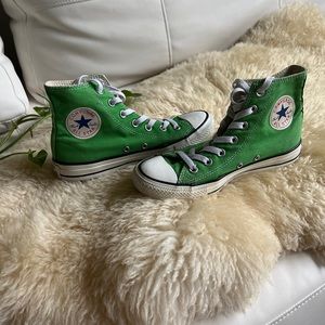 SOLD Converse high top